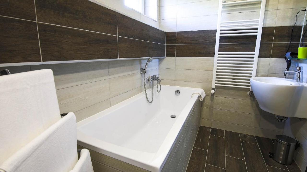 White Apartman Siófok Exterior foto